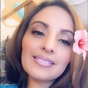 Meet your Posher, Carolyn